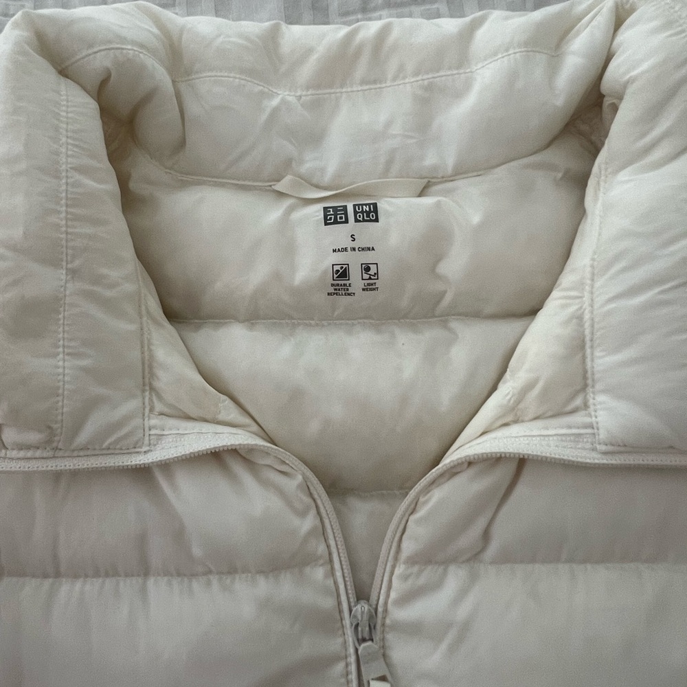 Uniqlo White Puffer Jacket Quilted Design Insulated